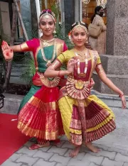 Vellore-round-table-dance-mela-4